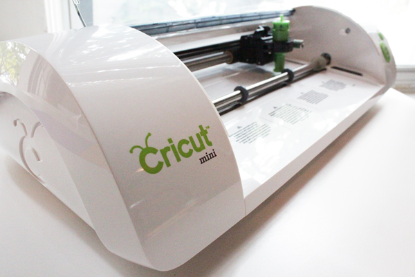 Finally, a Smaller, More Affordable Cricut Product: A Cricut Mini Review