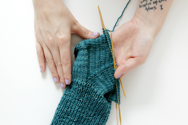 Knitting Socks on four Double Pointed Knitting Needles