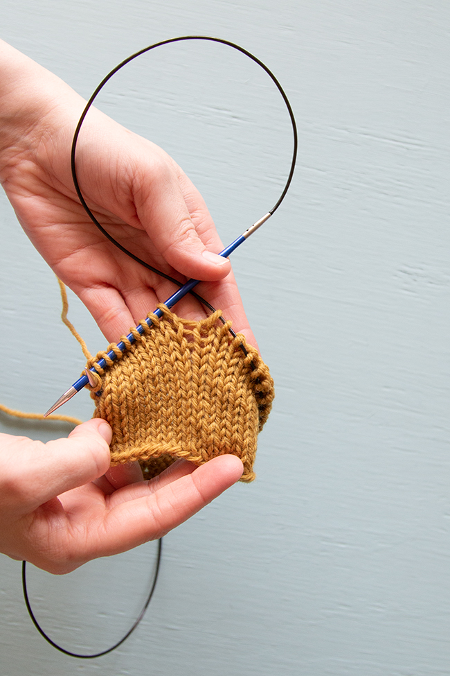 How to Start Knitting in the Round: Step by step for beginners - Craft Fix